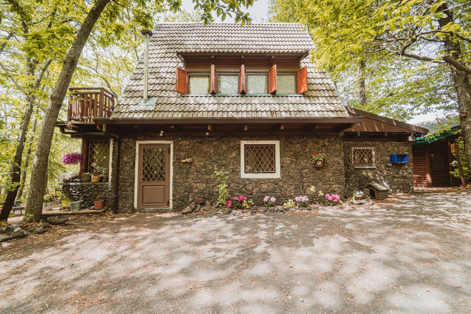 Matilde'S Chalet Etna Nature House Nicolosi Exterior photo